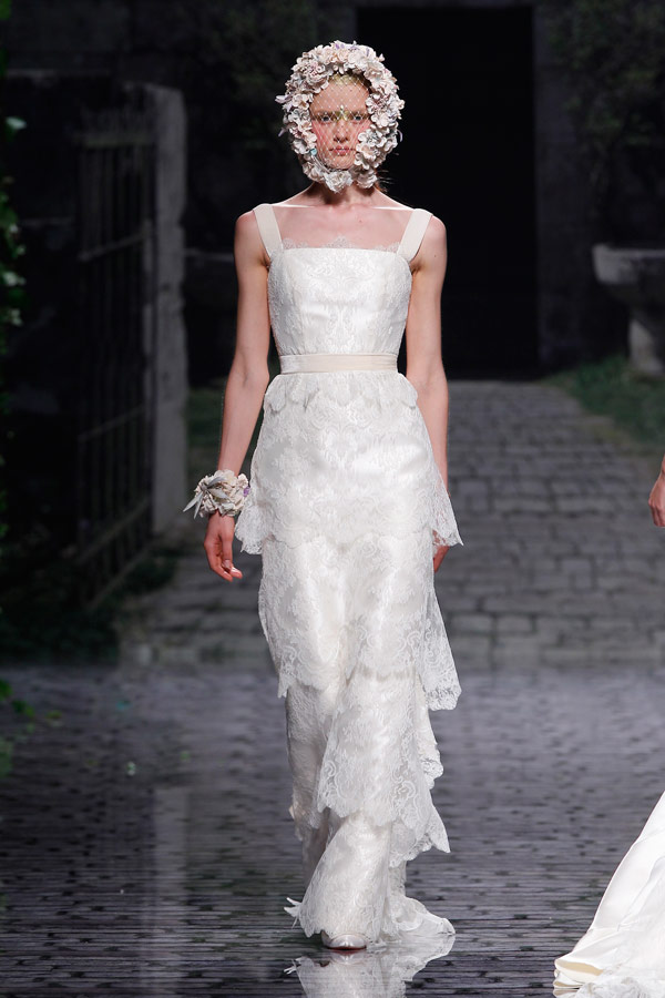 кружевное свадебное платье ярусами Victorio Lucchino 2013