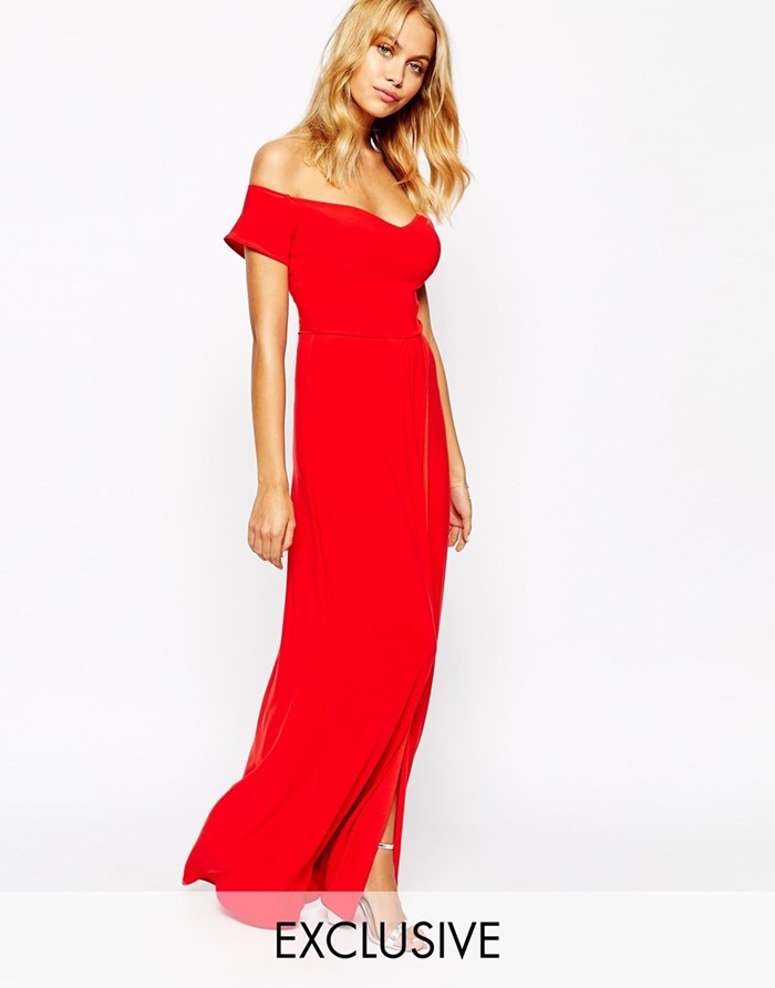 красное платье с открытым декольте на выпускной 2015 