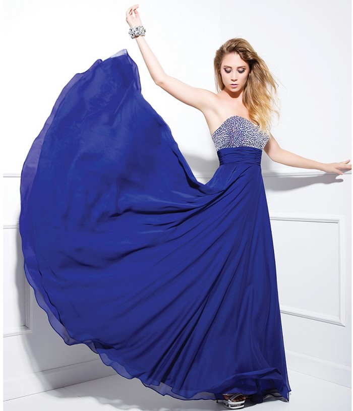 синее платье бюстье А-силуэта на выпускной 2015