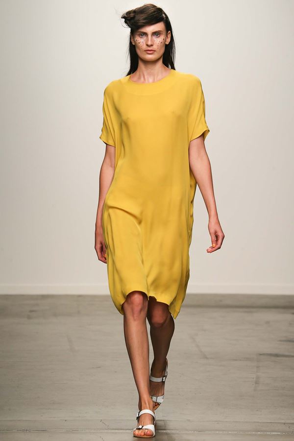 A Detacher желтое платье весна-лето 2015