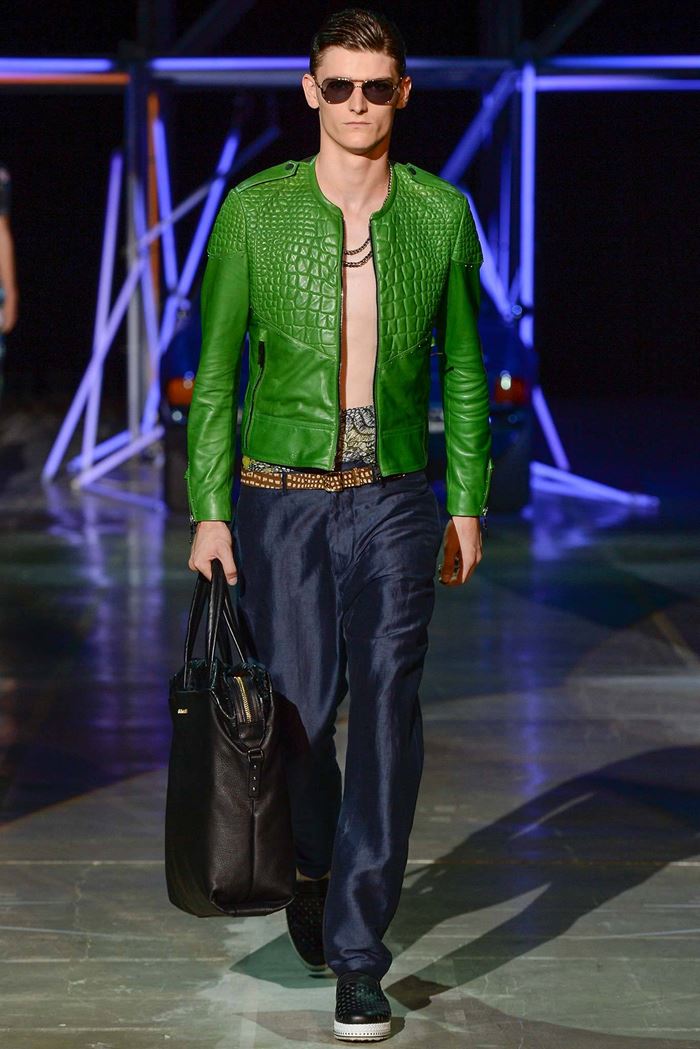 Roberto Cavalli зеленая крокодиловая мужская кожаная куртка весна-лето 2015