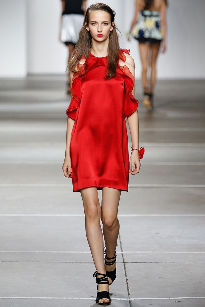 Topshop Unique короткое красное платье весна-лето 2015