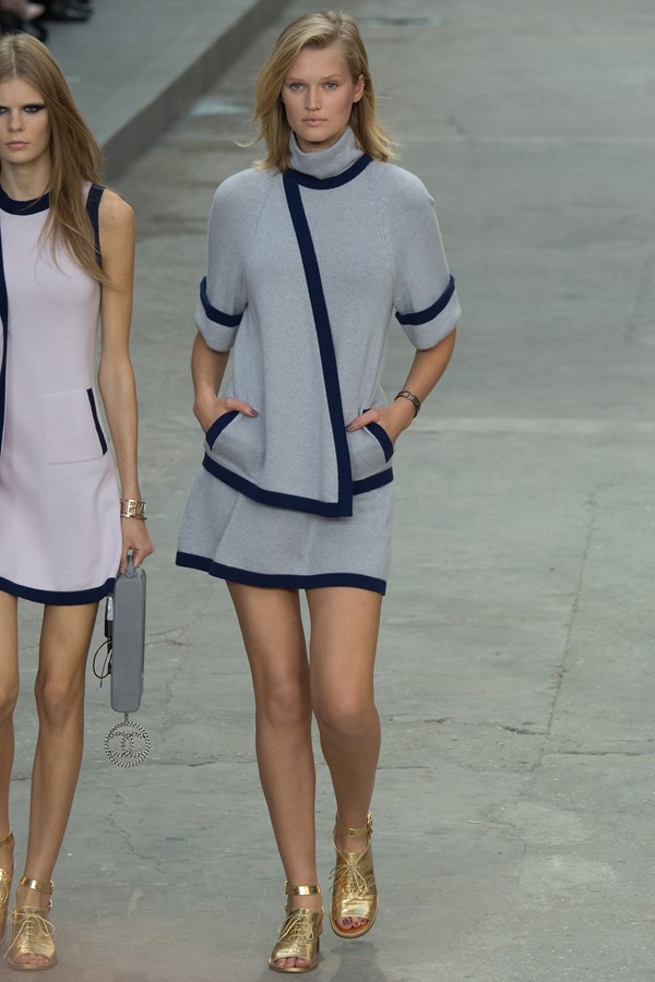 Женские костюмы с юбкой лето 2015 Chanel 