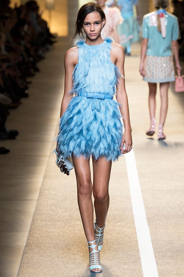 Голубые платья весна-лето 2015 Fendi 