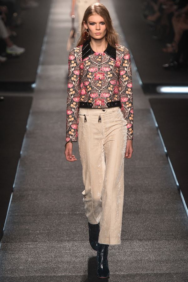 Louis Vuitton укороченные брюки весна-лето 2015