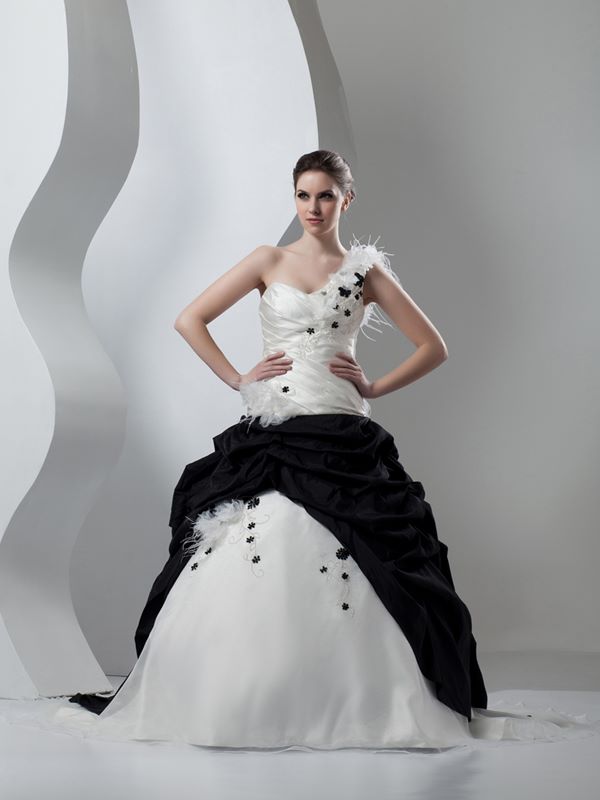 Черно-белые свадебные платья 2015-2016