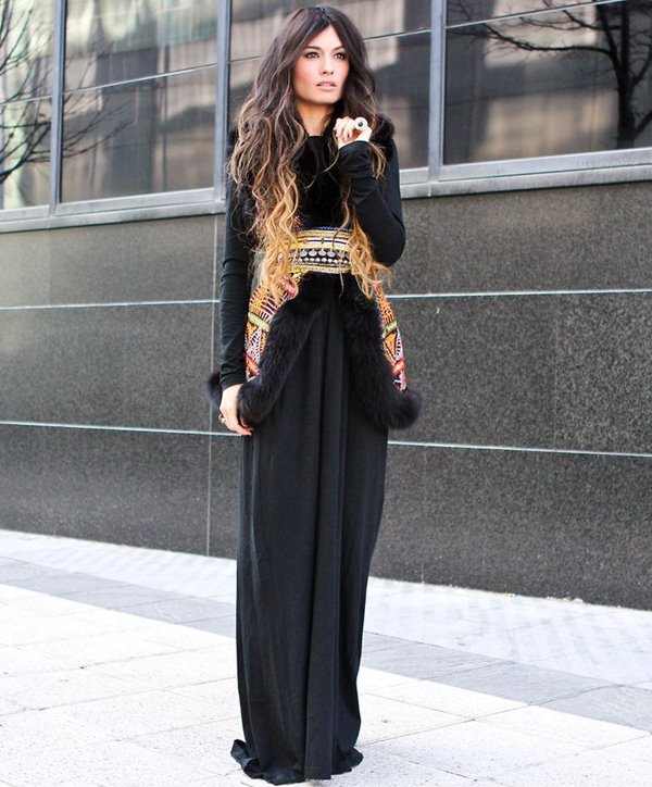 длинное черное платье и меховой жилет