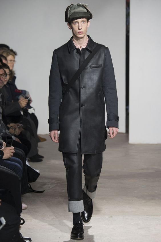 Junya Watanabe черное кожаное пальто на пуговицах
