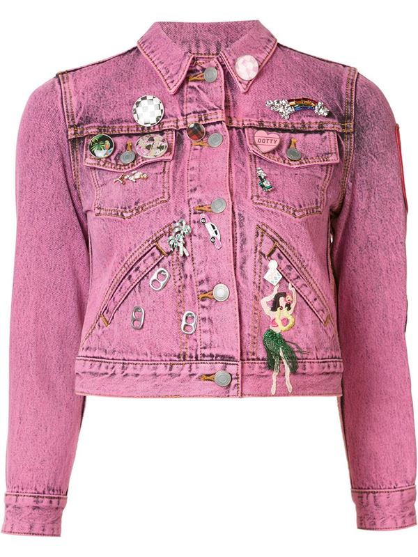 розовая короткая джинсовая куртка с аппликациями