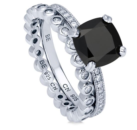 помолвочное кольцо из серебра с черным камнем