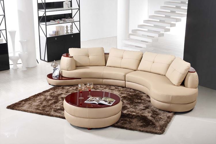 Бежевый диван в интерьере: кожаный округлый