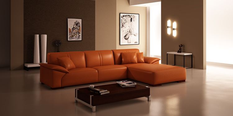 Оранжевый диван в интерьере: угловой диван из эко-кожи в коричнево-бежевой гостиной 