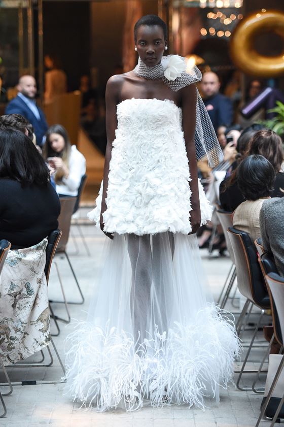 Короткие свадебные платья 2017-2018: бюстье с длинной тюлевой прозрачной юбкой