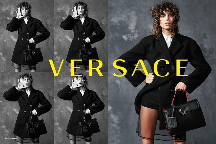 Рекламная кампания Versace осень-зима 2017-2018 - пальто и сумка