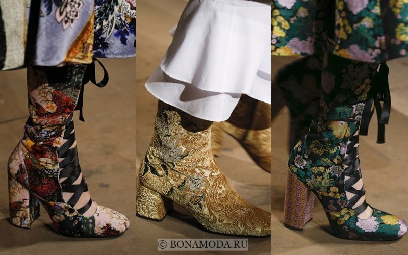 Модные женские сапоги осень-зима 2017-2018: парча и вышивка, на квадратном каблуке