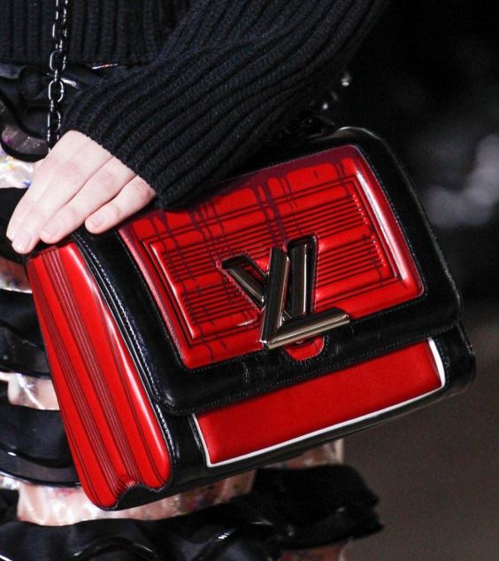 Сумки Louis Vuitton осень-зима 2017-2018: красно-черная Louise bag
