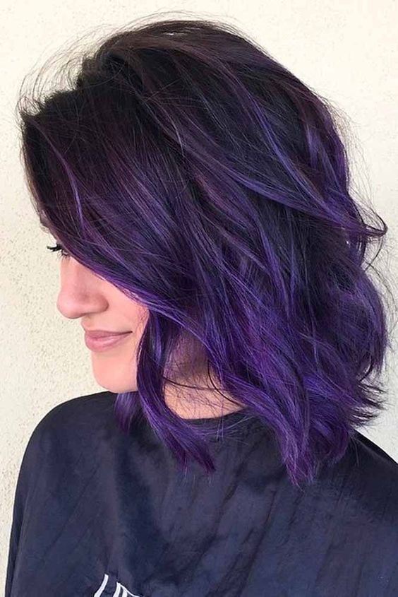 Фиолетовые волосы - модный растрёпанный боб 