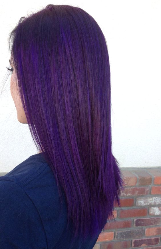 Фиолетовые волосы - длинные и гладкие в оттенке индиго 