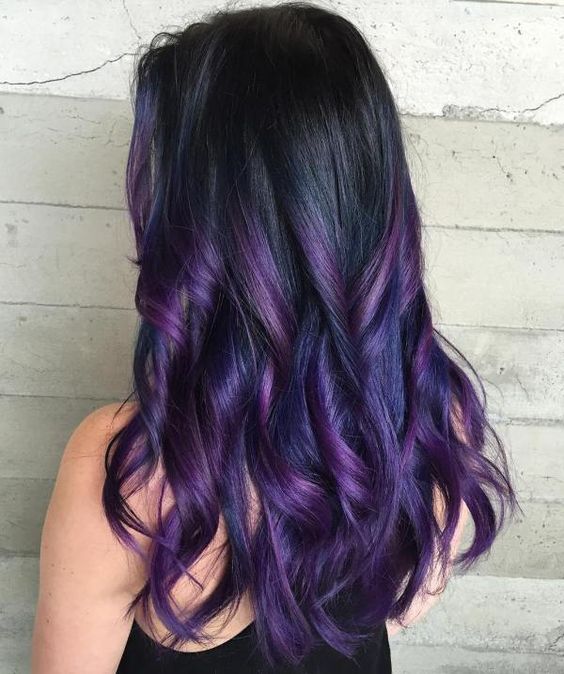 Фиолетовые волосы - омбре и локоны для брюнеток
