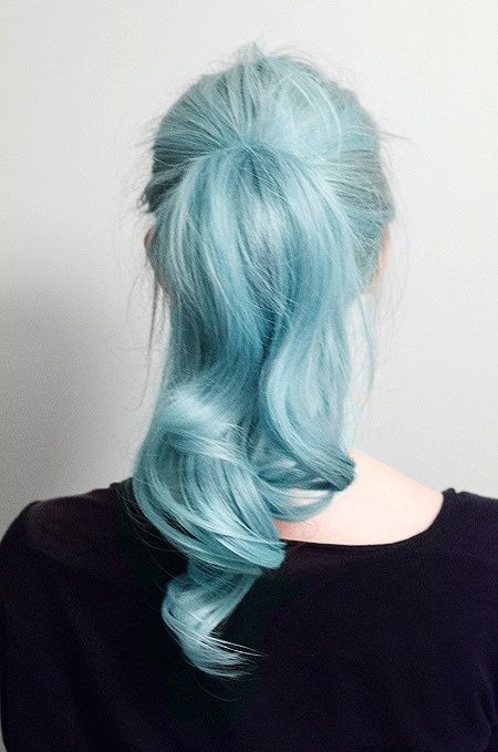Голубые волосы - хвост, кудри и бирюзовый оттенок 