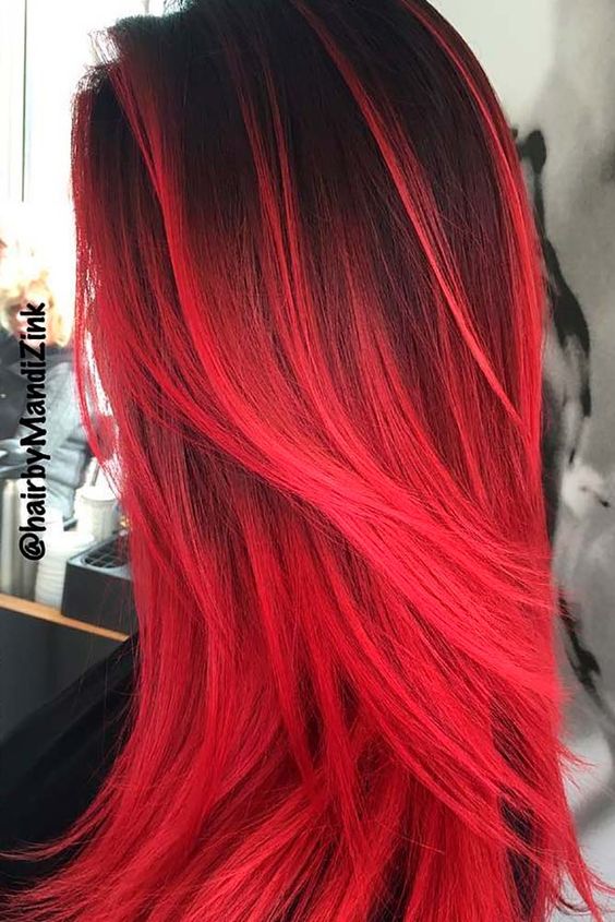 Красные волосы - модное омбре с тёмными корнями 