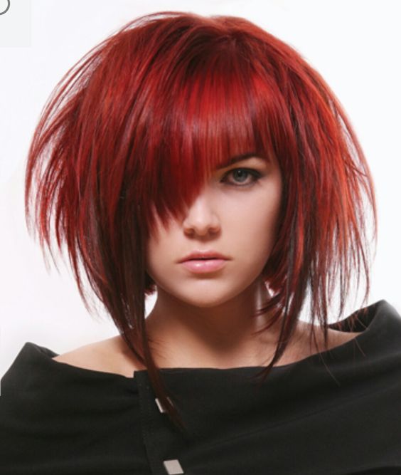 Красные волосы - асимметричный рваный боб-каре