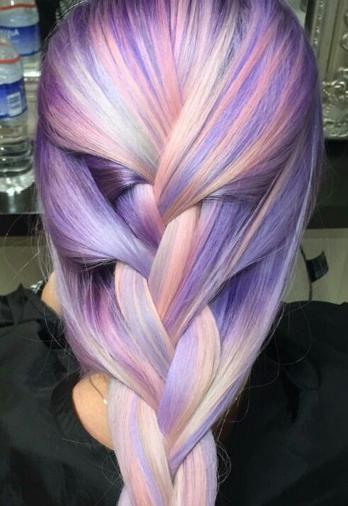 Сиреневые и лиловые волосы: коса с цветными прядями