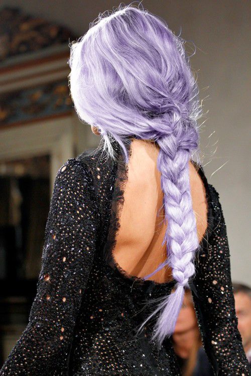 Сиреневые и лиловые волосы: длинная сиреневая коса