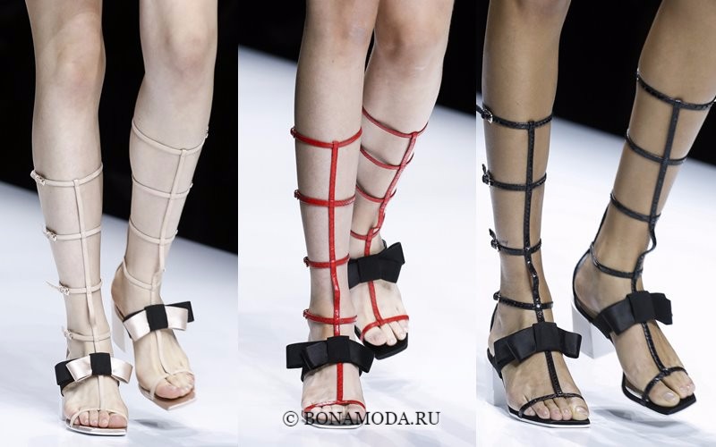 Модная женская обувь весна-лето 2018 - римские сапоги на ремешках