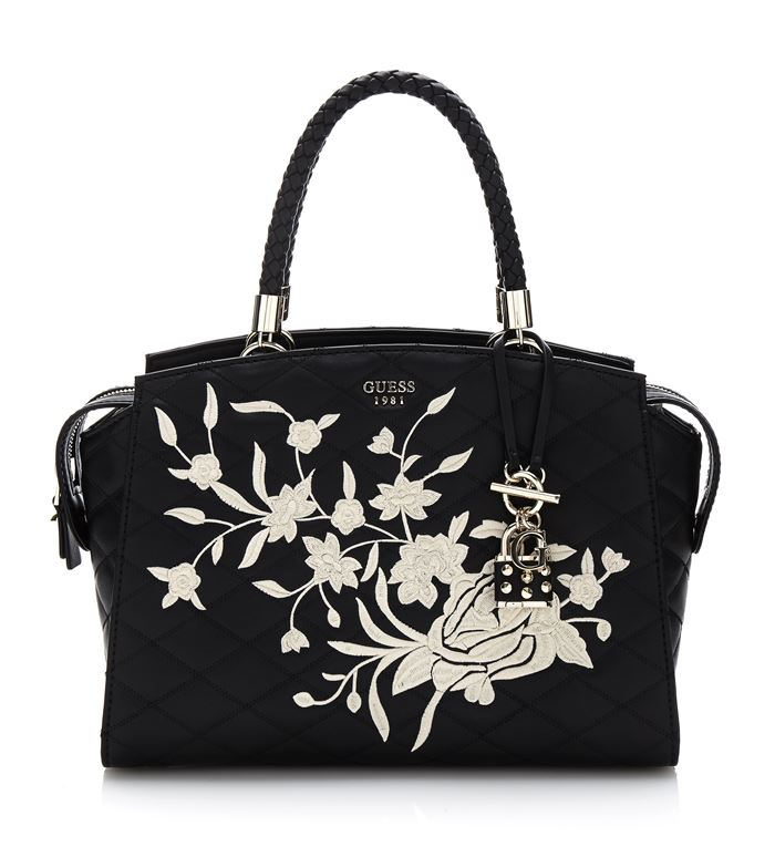 Коллекция сумок Guess весна-лето 2018 - чёрная стёганая сумка tote с цветочной аппликацией