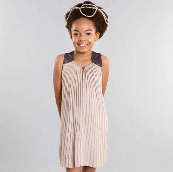 Стильные платья для девочек 11-12 лет лето-2018 - бежевое плиссированное платье The Small Gatsby