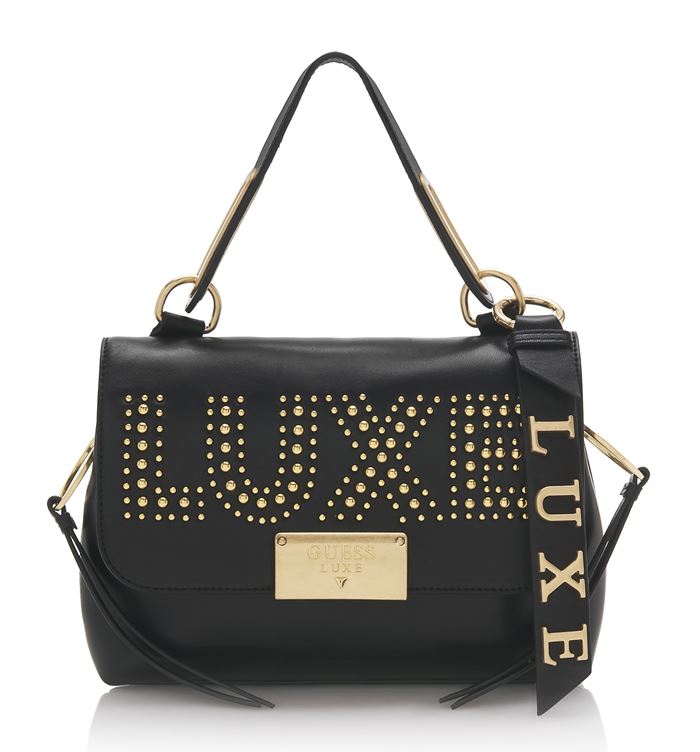 Сумки Guess Luxe весна-лето 2018 - чёрная сумка LUXE с золотыми заклёпками 