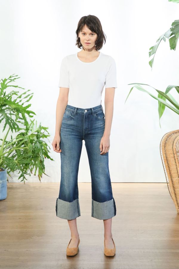 Женские джинсы весна-лето 2018 - Протёртые подвёрнутые джинсы-кюлоты
