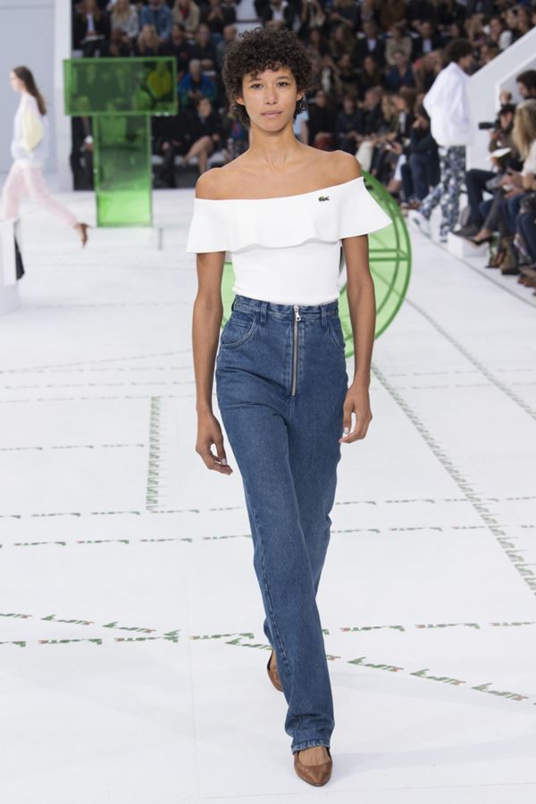 Женские джинсы весна-лето 2018 - Классические прямые джинсы с завышенной талией