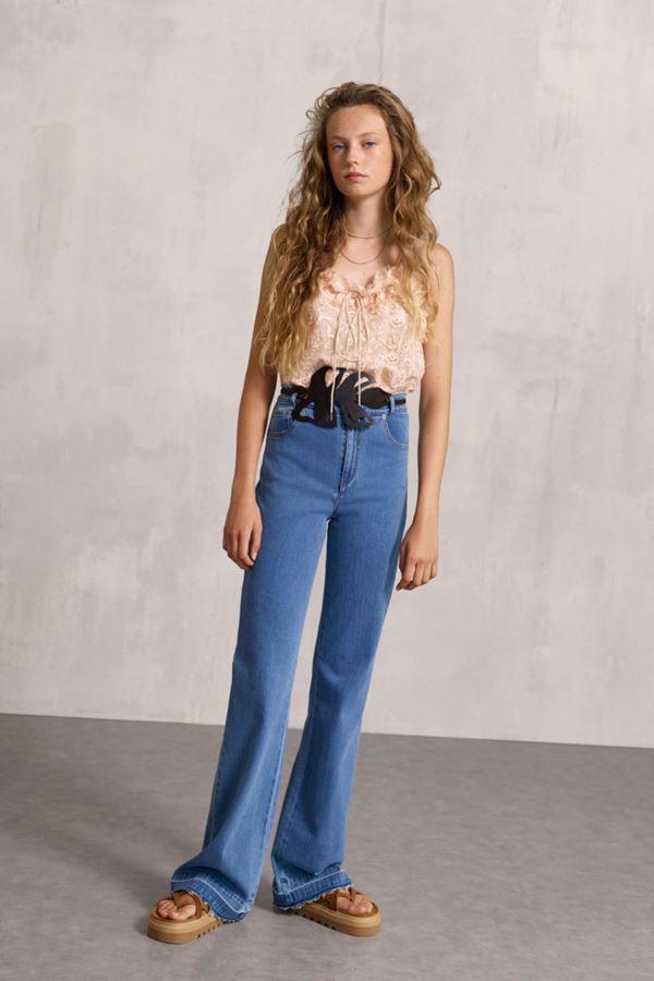 Женские джинсы весна-лето 2018 - Длинные расклешённые джинсы 