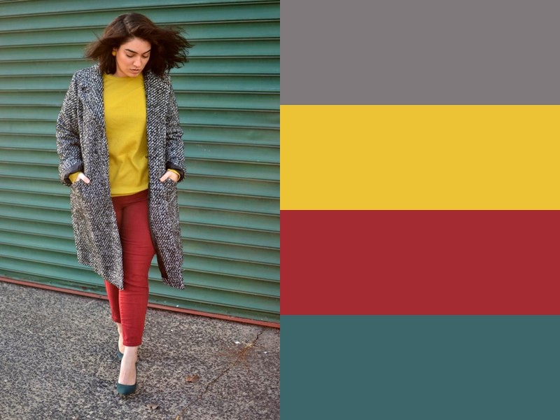 10 простых и стильных сочетаний с жёлтым в одежде - Красные брюки и серое пальто