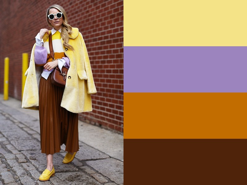 10 простых и стильных сочетаний с жёлтым в одежде - Жёлто-бело-сиреневый свитер и коричневые брюки