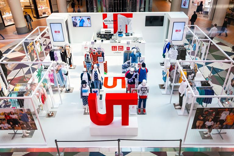 UNIQLO открыл  POP-UP магазин с коллекцией футболок UT  в ТРК «Атриум»