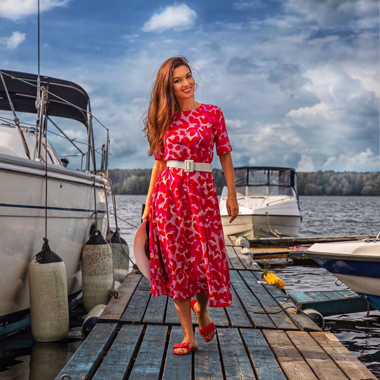 Фотосессия Юлии Такшиной в коллекции Villagi лето-2019 на яхте в Подмосковье - фото 12