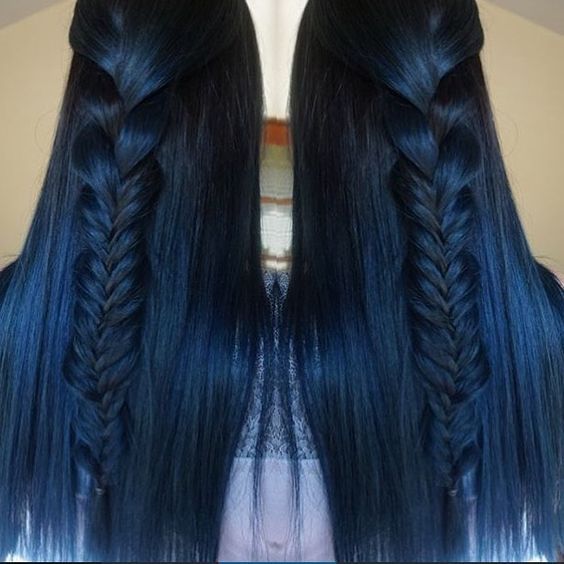 Синие волосы - длинные с толстой косой